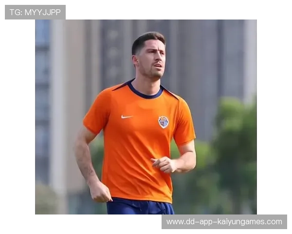 职业球员是否拥有参与技战术讨论的主动权，职业球员可以参加业余比赛吗